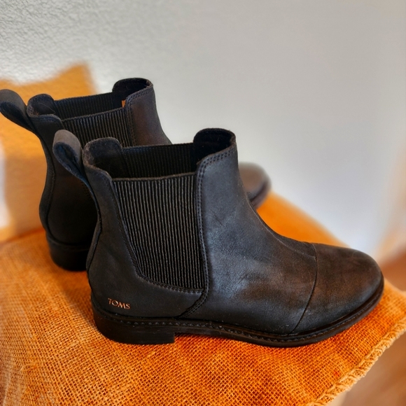Toms Charlie Black Leather Boots 7.5 - Picture 1 of 6